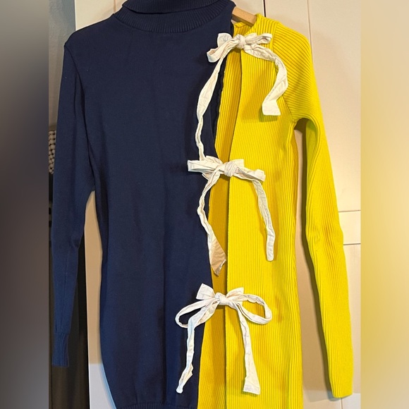JACQUEMUS asymmetrical navy and yellow turtleneck sweater with ties, size 36 - Picture 2 of 9